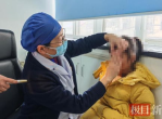沉迷手机致5岁女童斗鸡眼，警惕儿童视力健康危机